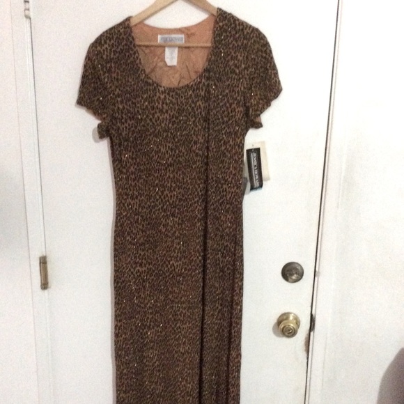 Jessica Howard Dresses & Skirts - Jessica Howard Animal Print Stretch Maxi 16